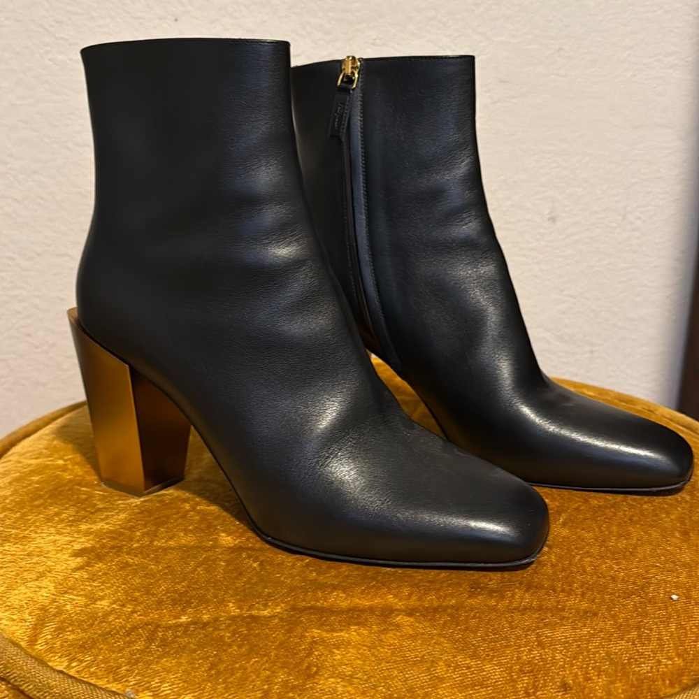 Salvatore Ferragamo Teti Booties in Black